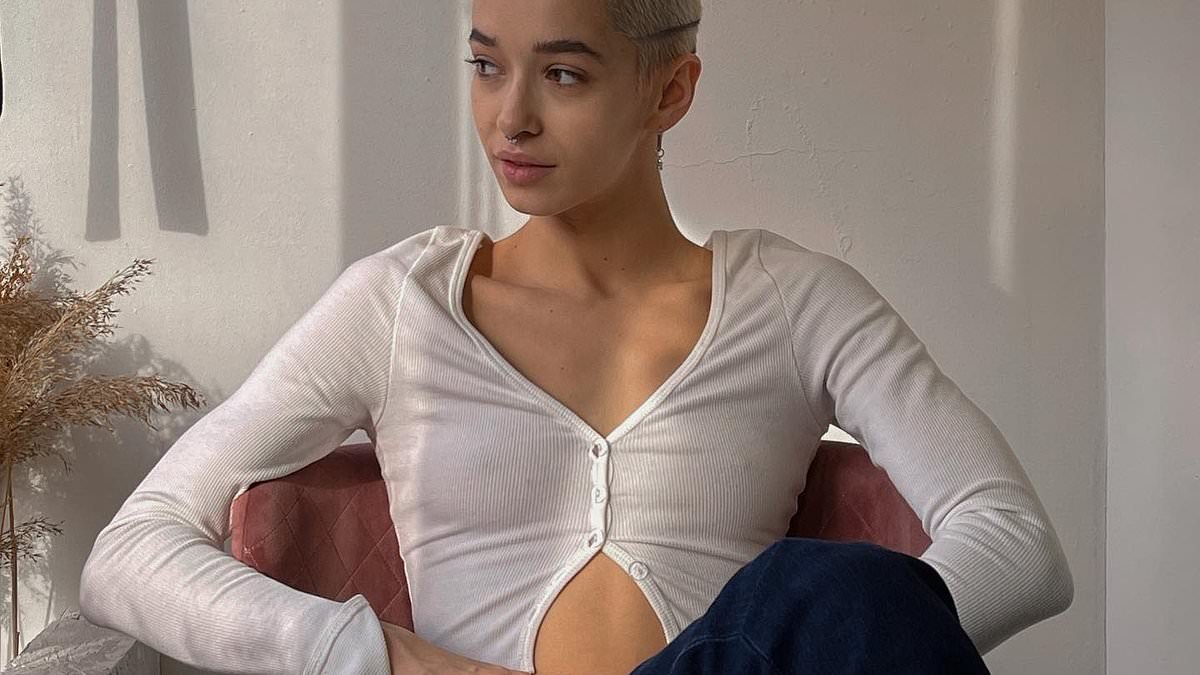 Home birth tragedy as influencer's baby 'drowns in amniotic fluid' after being delivered by unqualified 'water birth expert'