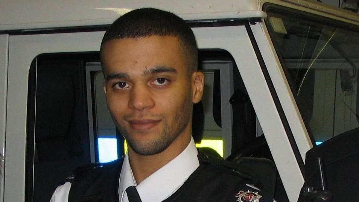 Police sergeant is sacked for threatening driving school after 'his son failed his test'