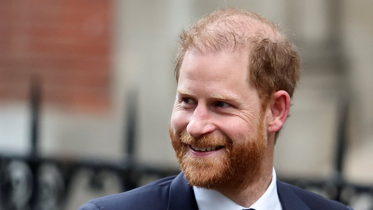 Prince Harry and others 'clutching at straws in the wind' with claims against Daily Mail publisher, court told