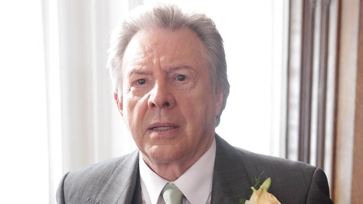 Coronation Street legend who appeared in show's first ever episode left most of his £790K fortune to charity after his death aged 88