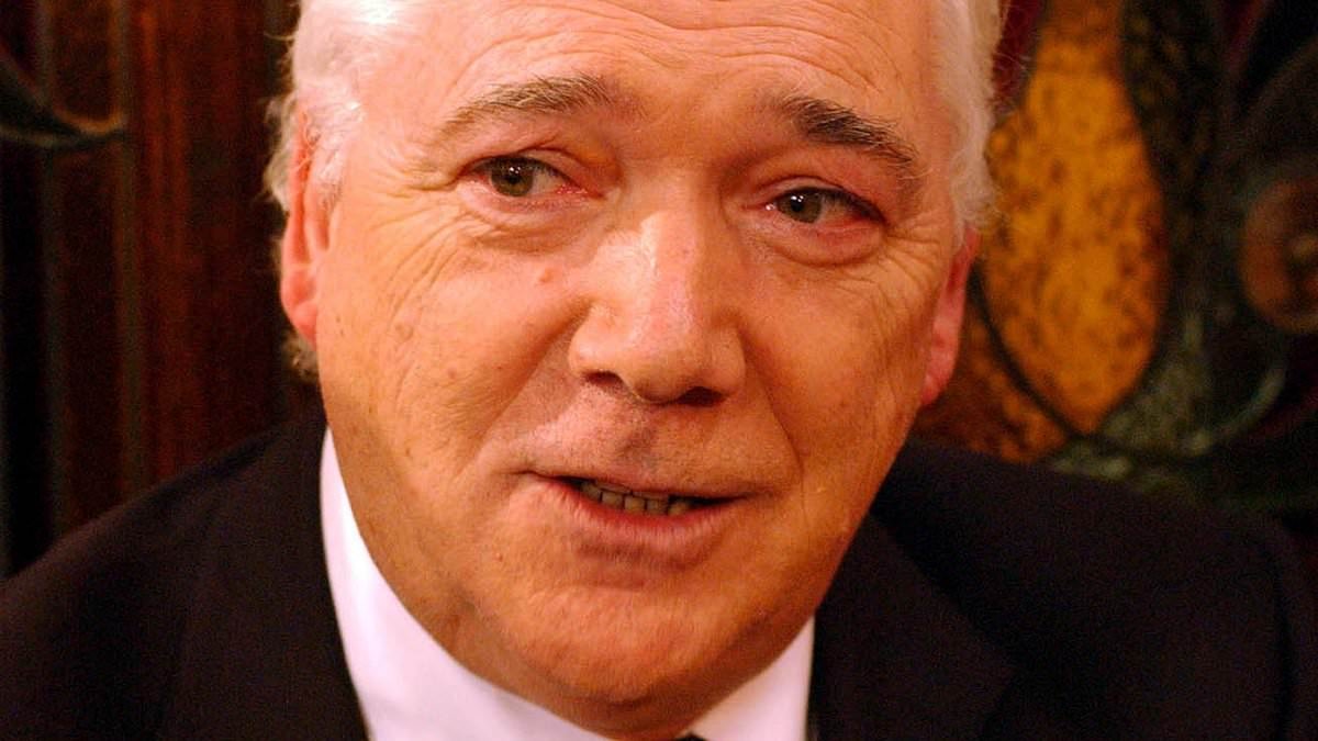 Coronation Street star Frank Grimes left £125,000 fortune to his beloved wife after his death aged 78