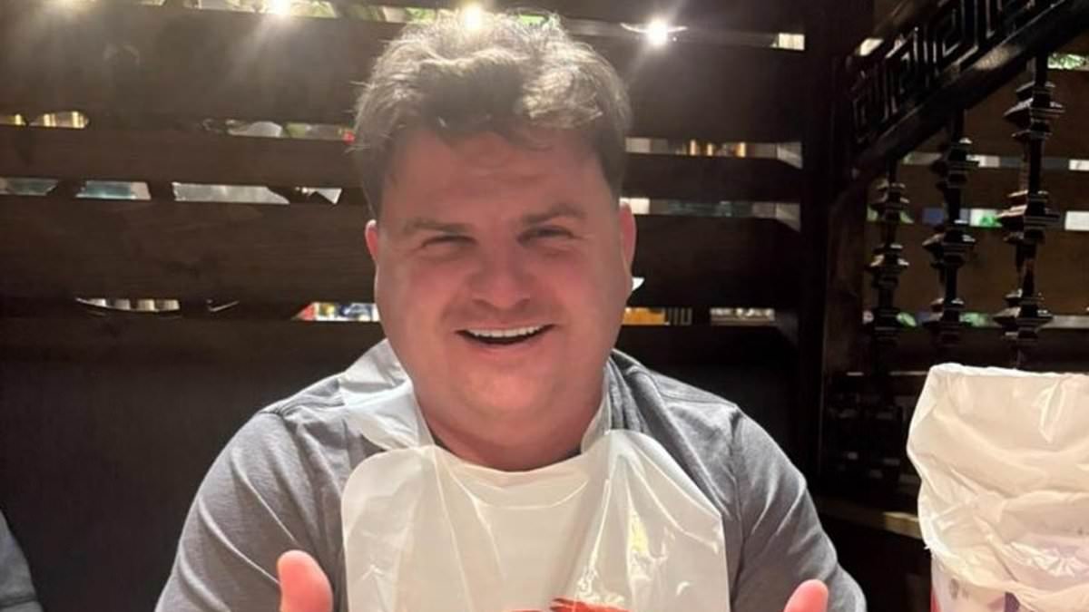 Father died in A&E waiting room 'like a dog rolling around on the floor' after collapsing suffering a heart attack