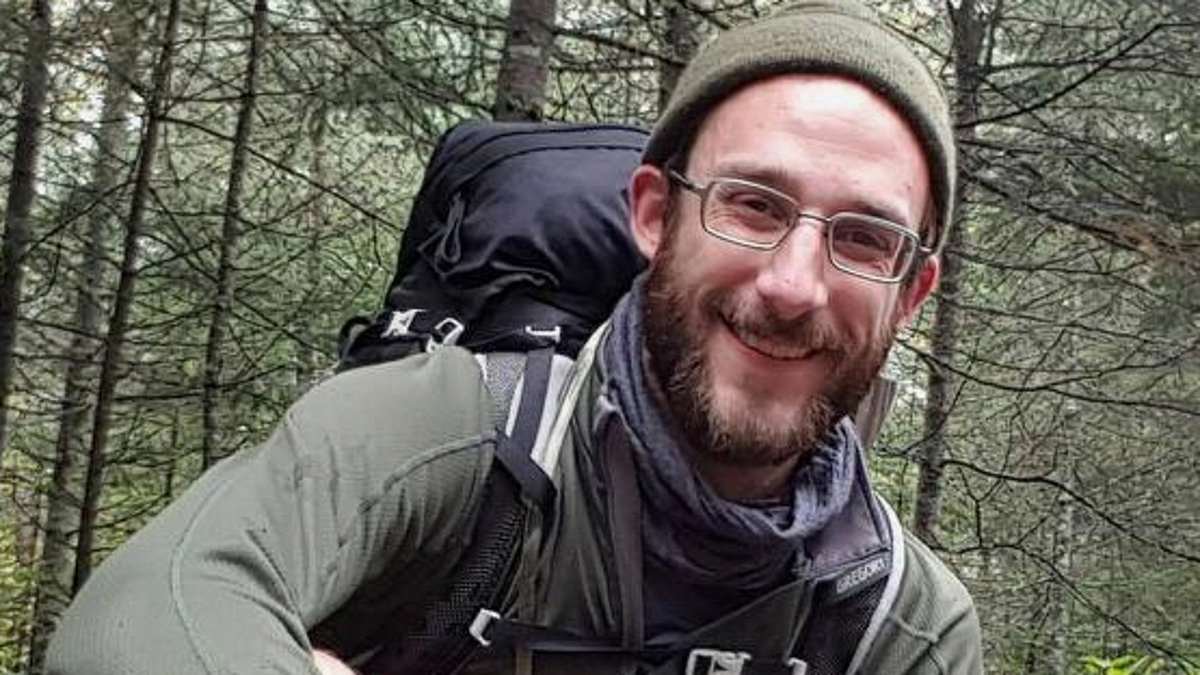 Alex Pretti's family slams Trump administration's 'sickening lies' and say nurse son was killed 'by murdering and cowardly ICE thugs'