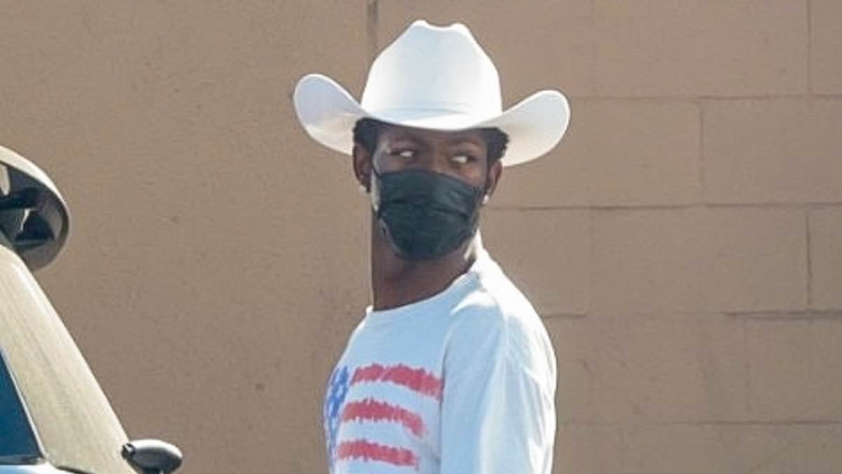 Lil Nas X goes from chart-topper to bargain hunter as he's seen buying a used fridge in LA after nude public meltdown