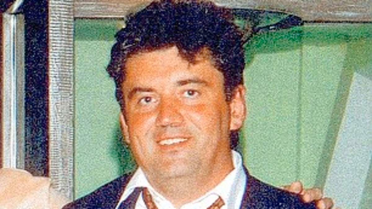 Russian whistleblower's sudden death in Surrey 'needs to be reopened' in the wake of revelations around Navalny's frog poison death, friends say