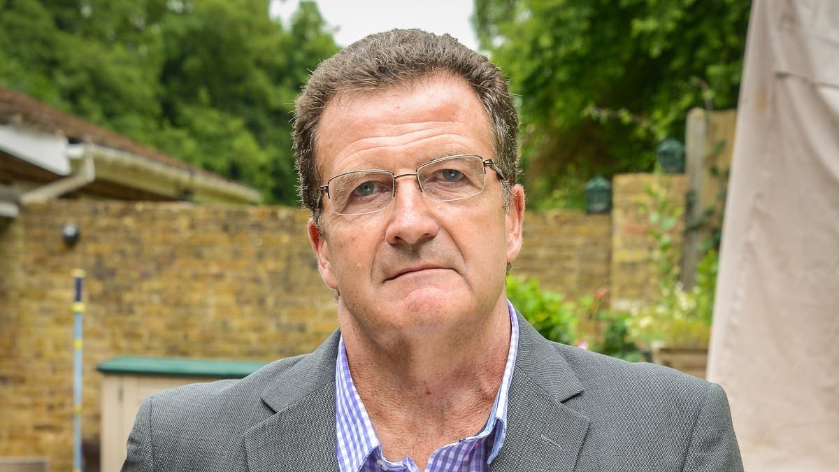 Gulf War hero lambasts 'pub bore' Donald Trump's 'ludicrous' claim that British troops dodged the frontline in Afghanistan