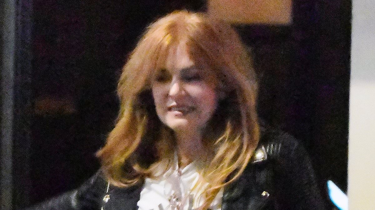 Isla Fisher cosies up to footballer Larry Cohen as she gets back on the dating scene again after split from husband Sacha Baron-Cohen
