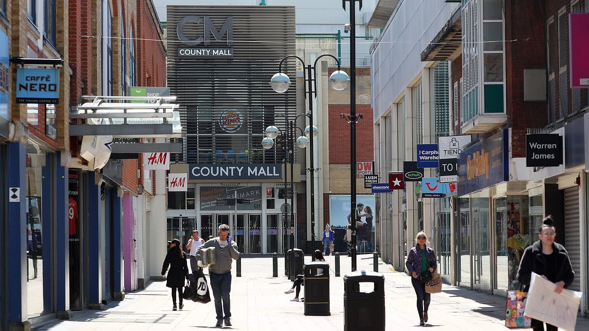 Labour to be 'washed away in a tide of discontent' unless it tackles decline of the High Street