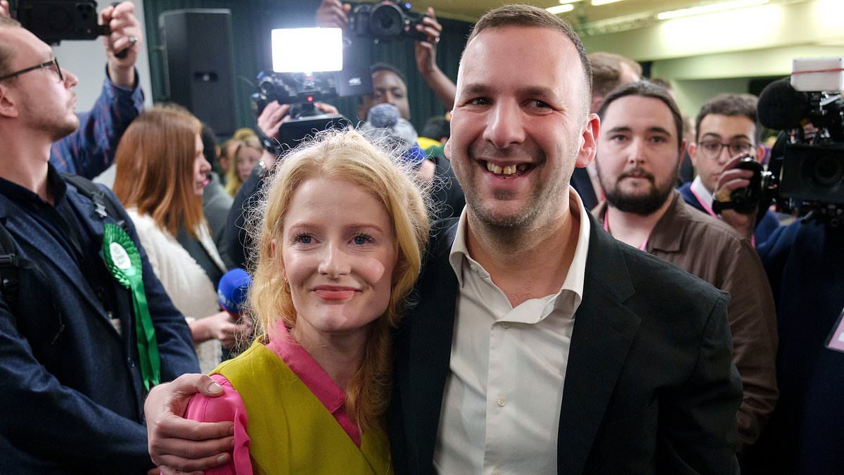 A watershed has been crossed. The two-party system is dead and where this all ends up no one knows: ANDREW NEIL