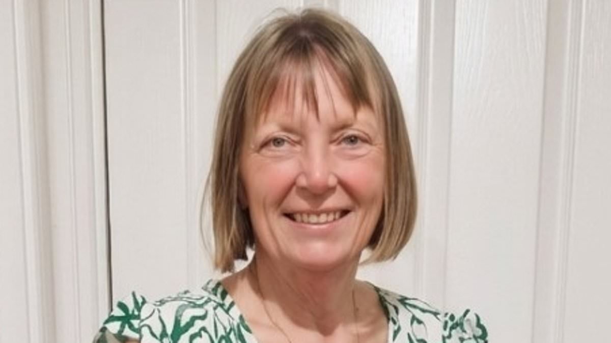 I lost 7.5st without fat jabs thanks to retro diet when menopause hit... and the exact number of steps I did a day to help the pounds melt away