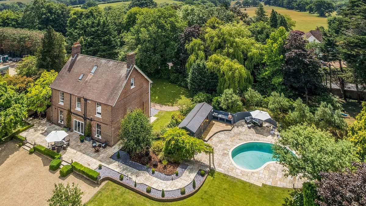 You Only Live (here) Twice: James Bond Q actor's former Georgian country home up for sale - complete with hi-tech gadgets of course