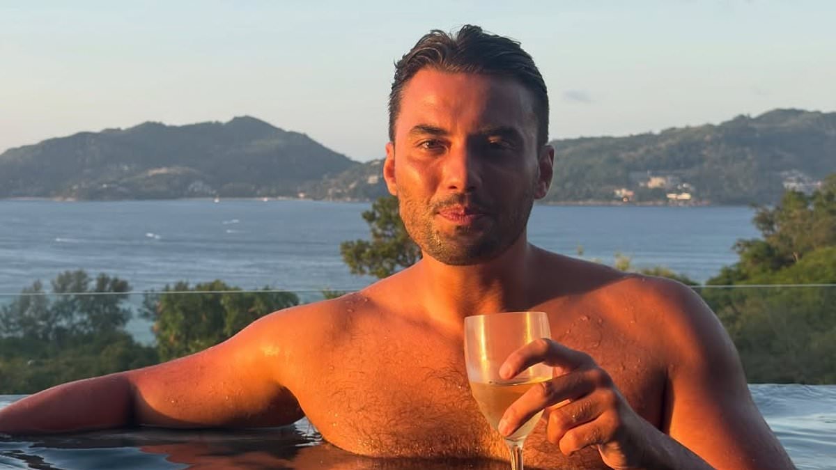 Horrifying new twist behind Towie star Jordan Wright's death. He was last seen sprinting in terror before being found in a ditch. Now FRED KELLY'S forensic investigation into his final hours tells who he was running from...