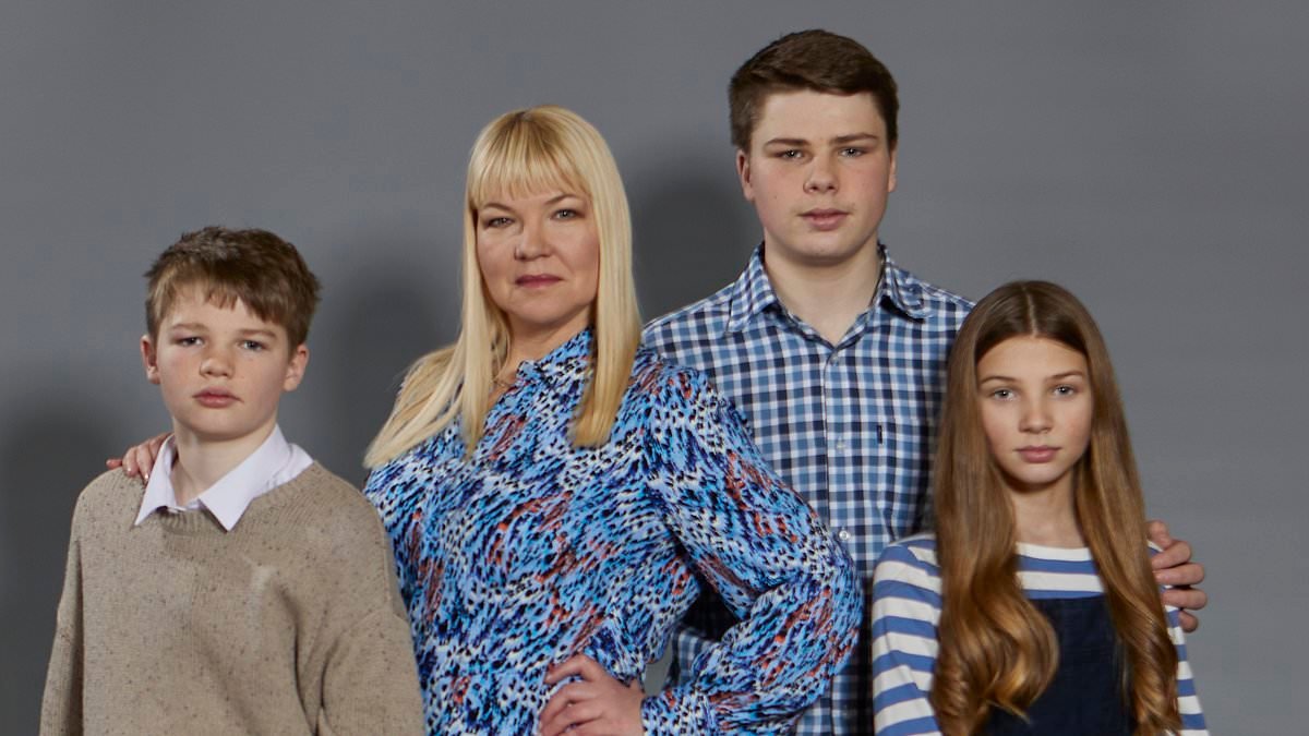 I'm a single mother. A fellow parent who I thought was a friend reported me to social services for banning my kids from watching screens alone. But it was what happened next that truly terrified me...