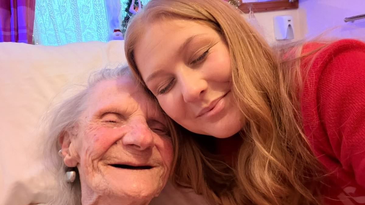 My heart shattered the day my grandmother stopped recognising me - but I've found a way to connect with her and break through the cruel fog of dementia