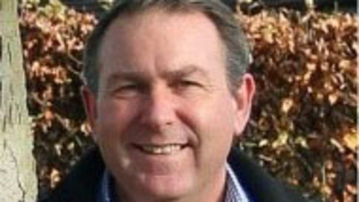 Train station manager who claims he lost a leg after catching Covid off his boss sues Southeastern Railways for £1million