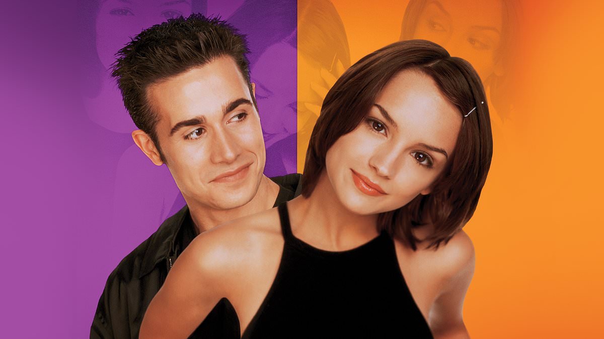 90s sweetheart Rachael Leigh Cook looks forever young at 46… after making romance with Superman star red carpet official