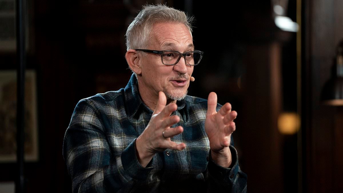 Jamie Carragher calls Gary Lineker's podcast 'the one that no-one listens to' after axed Match of the Day host cut £14m Netflix deal for it