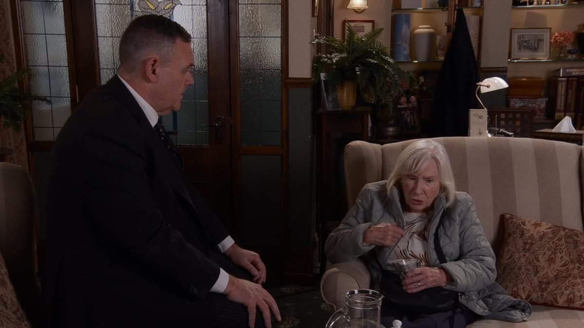 Coronation Street star returns to ITV soap with brand new character - four decades after steamy affair storyline