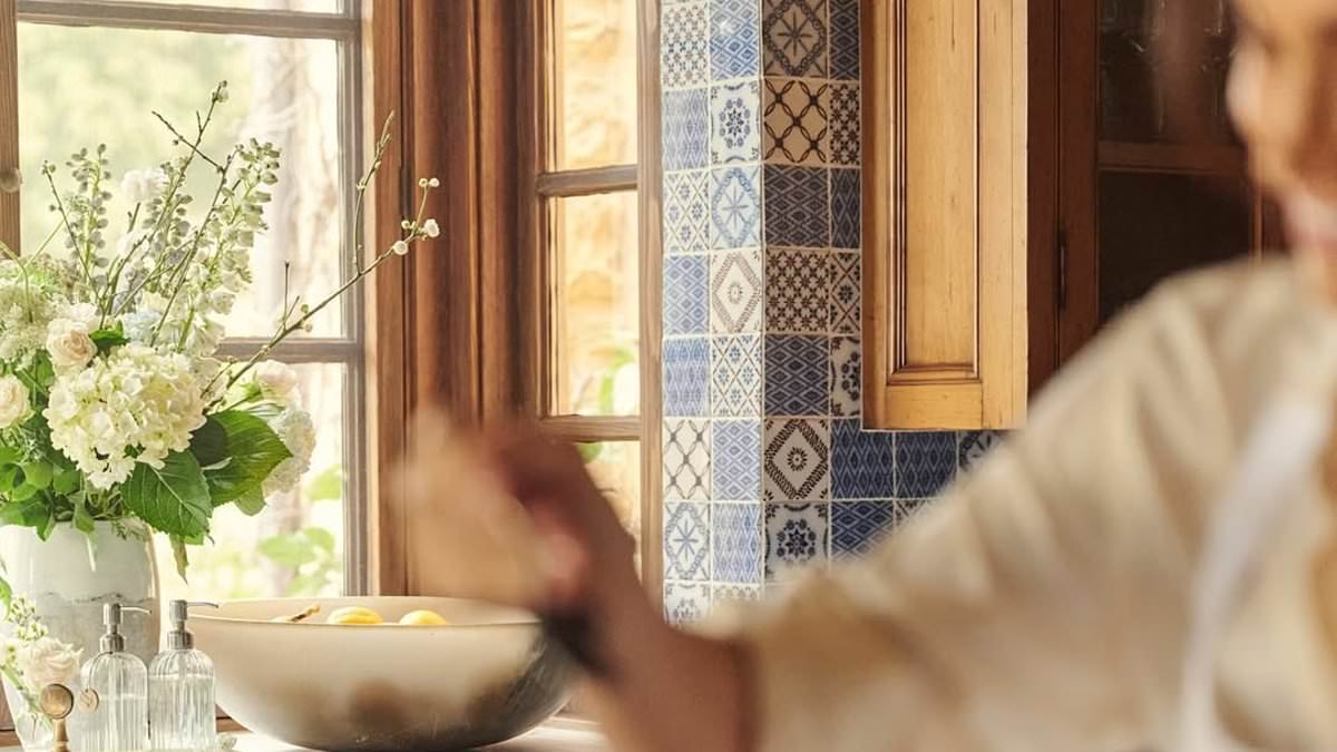 The exposed appliance making your kitchen look common - as Meghan Markle suffers the interior design faux pas