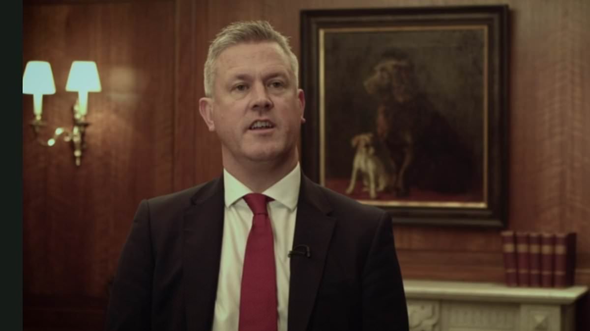 Wealthy ex-HSBC banker who dodged £5,900 in train fares after using 'doughnutting' ticket scam on journeys into London from his £2m home is banned from railway