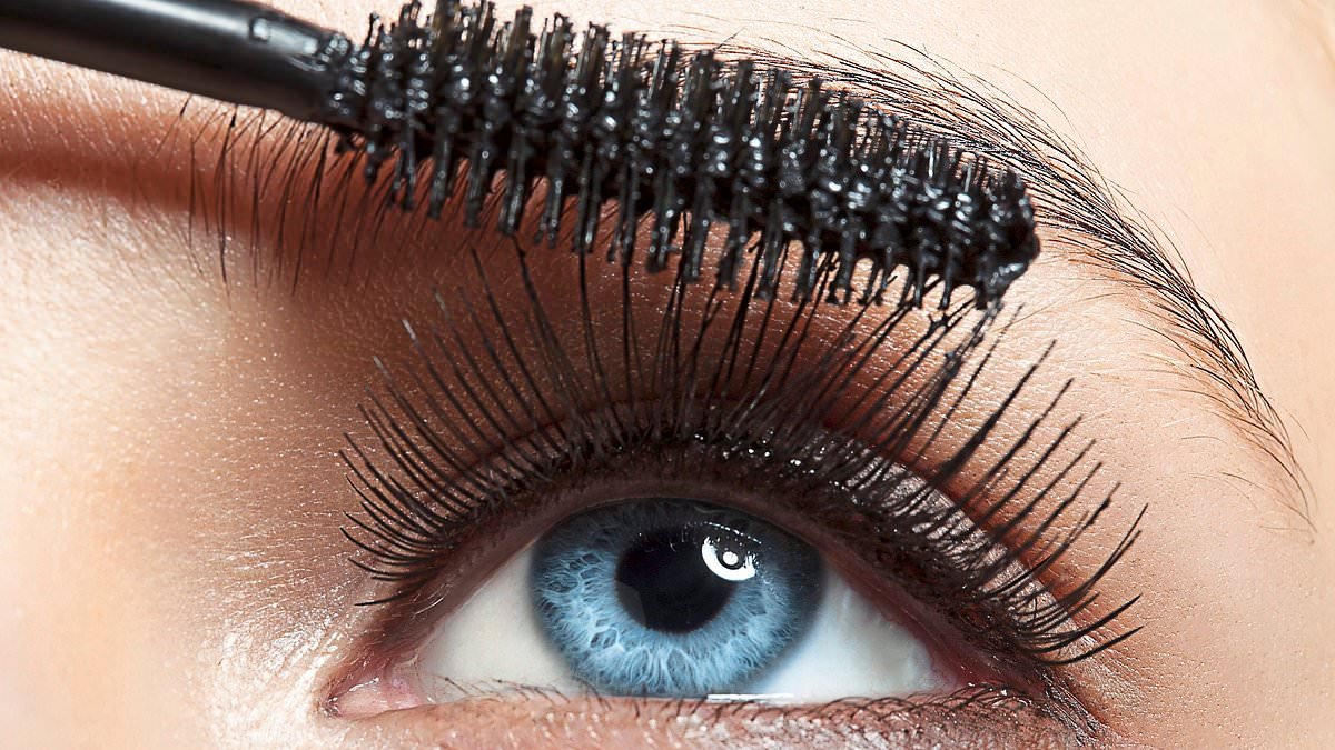 The real reason why your mascara clumps - and it's nothing to do with the product