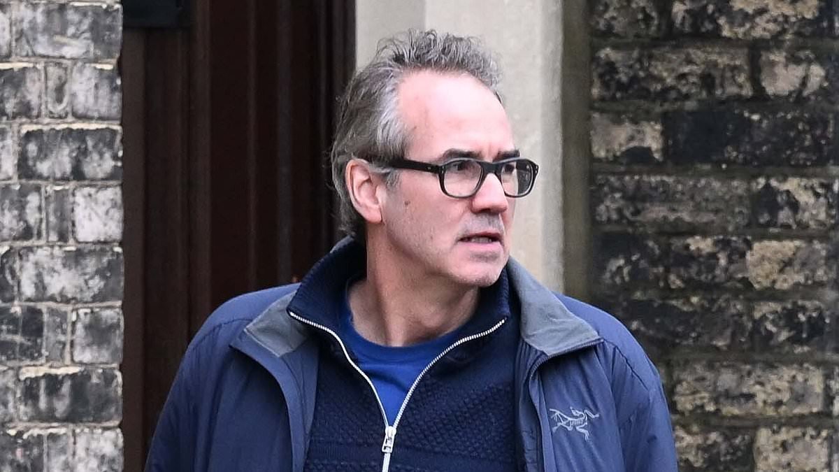 Top corporate and financial crime lawyer arrives at Peter Mandelson's house as Keir Starmer takes his son to watch Arsenal