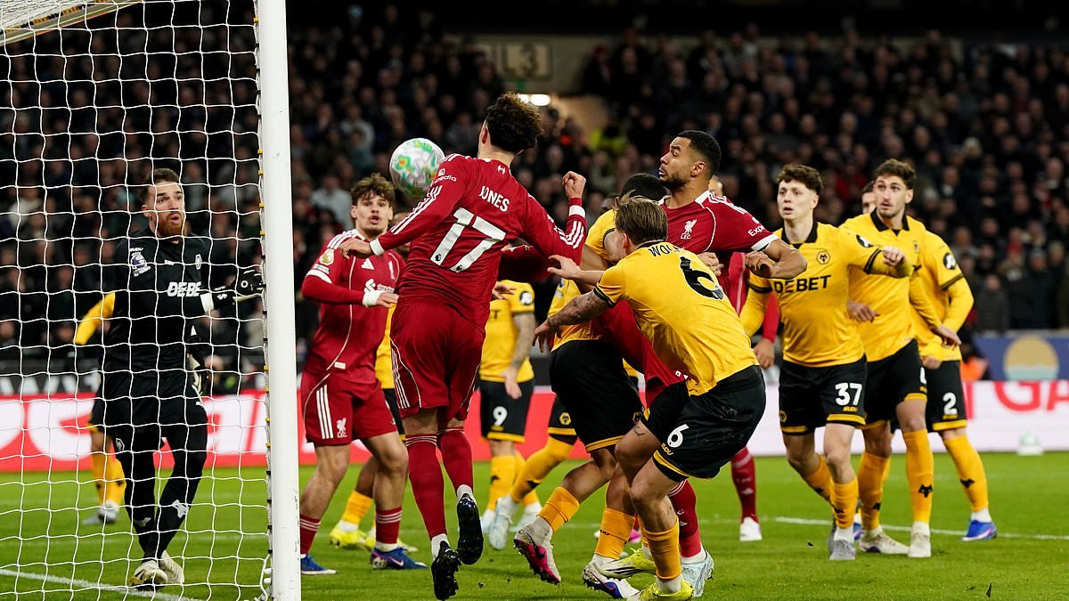 Wolves vs Liverpool - Premier League LIVE: Latest score and updates as Reds fail to convert dramatic goalmouth scramble while Everton beat Burnley and Sunderland defeat Leeds