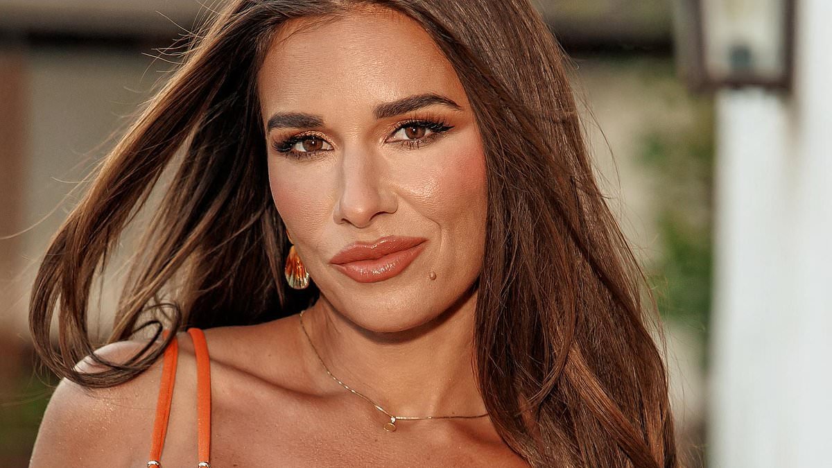 Singer Jessie James Decker flashes her bikini body after 4 kids as she says she doesn't 'count calories' and 'still eats pasta'