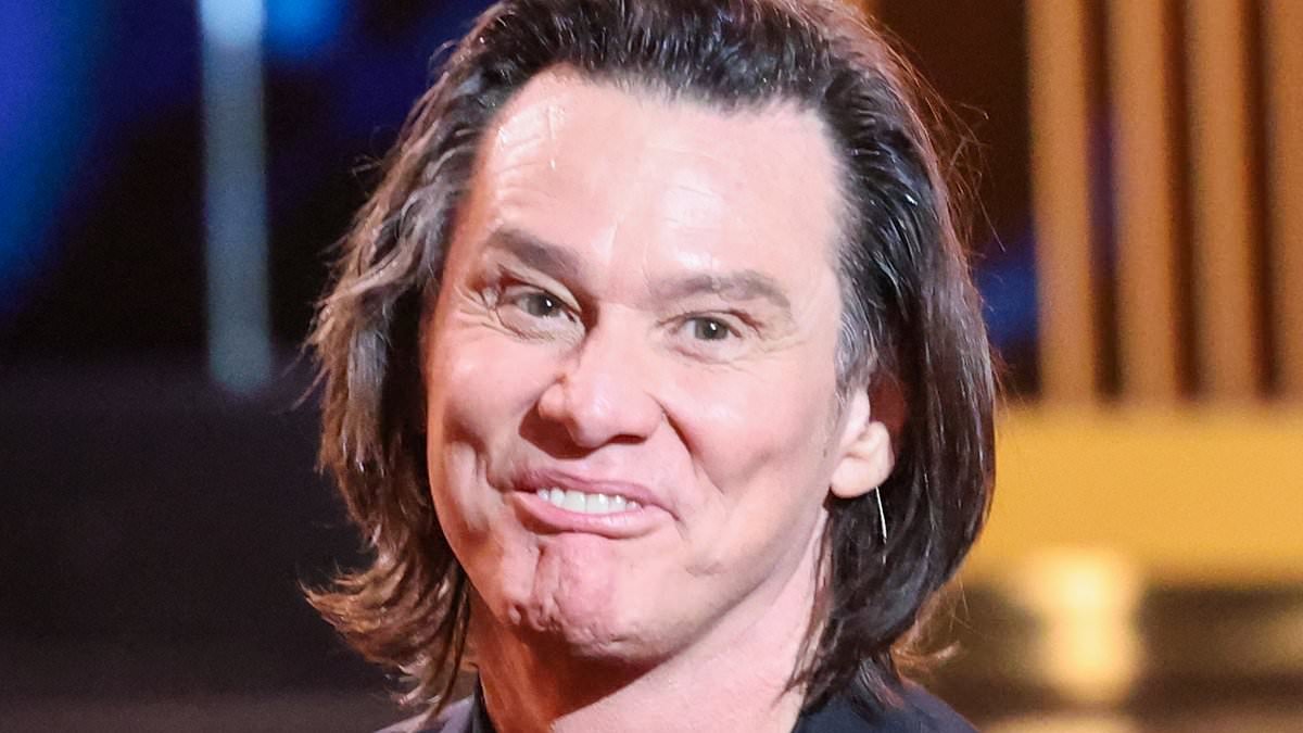 Jim Carrey's unrecognizable puffy new look sparks fan meltdown: 'Is he wearing a mask?'