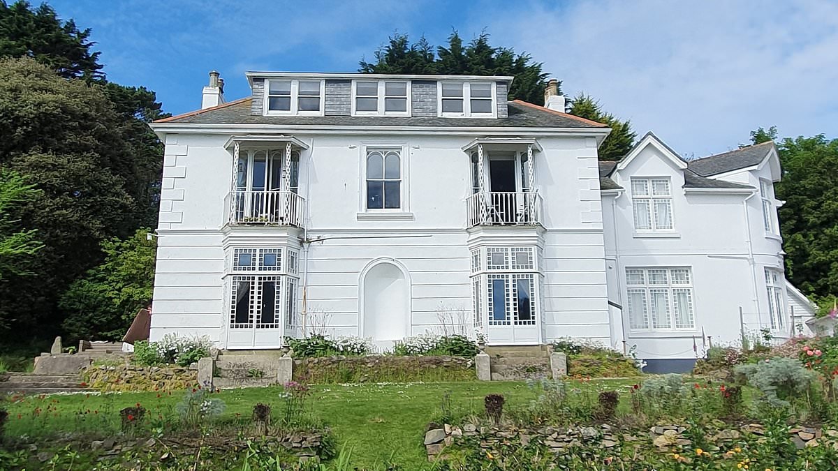 Virginia Woolf's lighthouse view that inspired her most famous novel could be blocked by 'deplorable' housing development