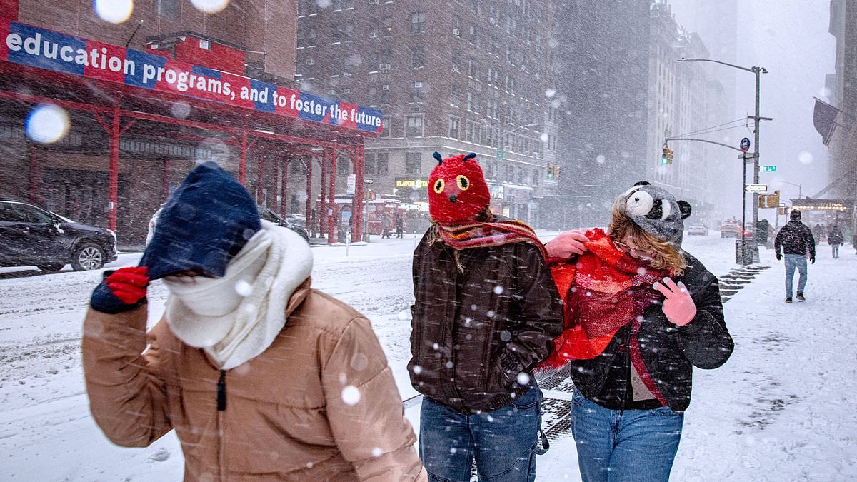 Death toll climbs as monster Arctic storm paralyzes 17 states... and US faces brutal freeze warning