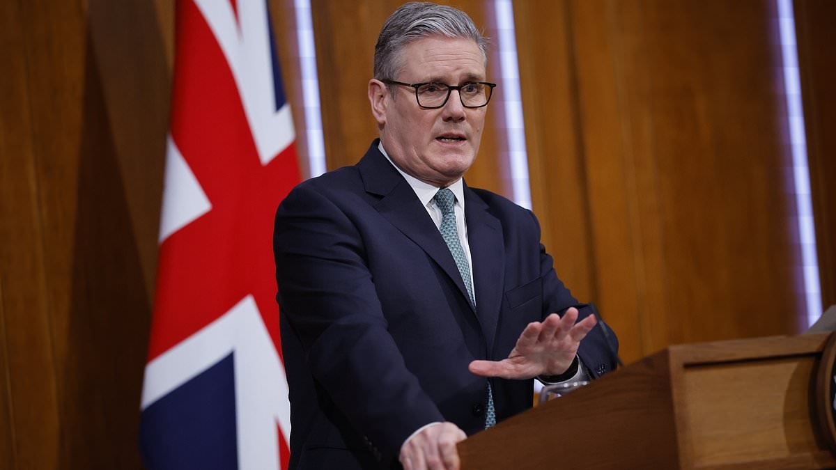 Immediate Australian-style social media ban for under-16s is backed by the Lords as pressure mounts on Labour