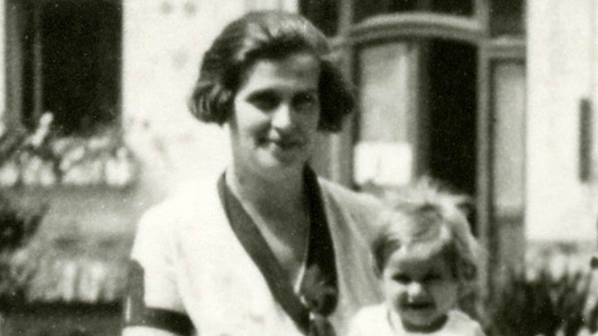 Holocaust survivor and ballet dancer publishes memoirs