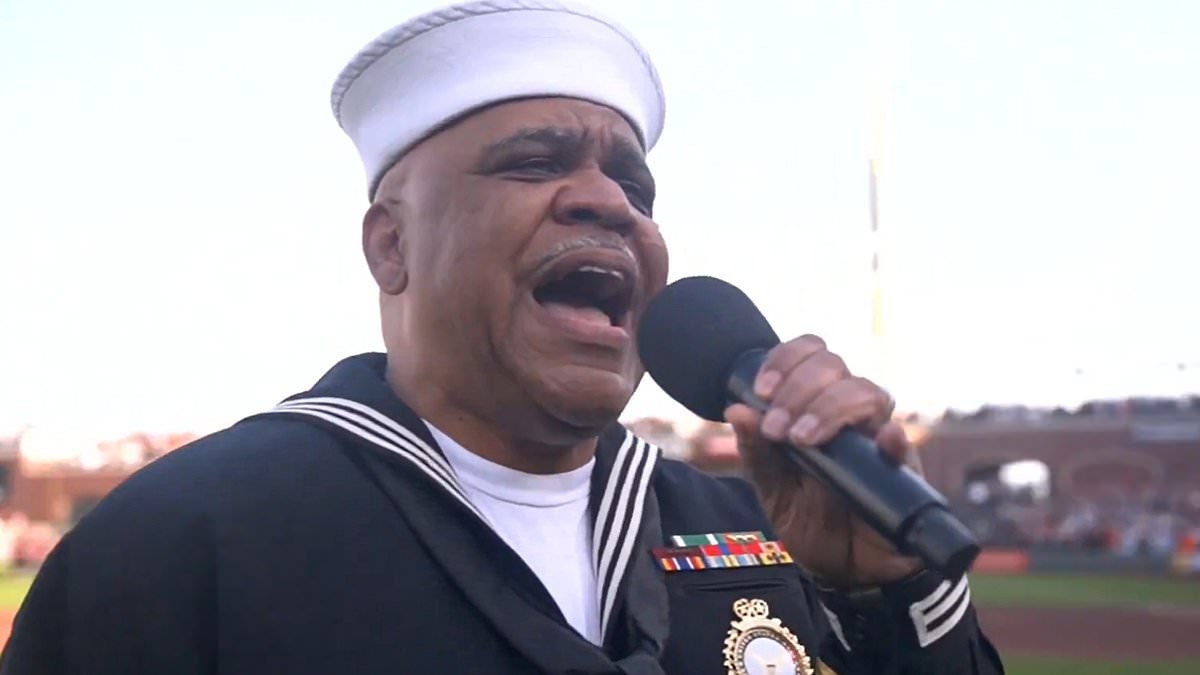 Baseball fans hail 'greatest national anthem of all time' ahead of Yankees-Giants on MLB opening night