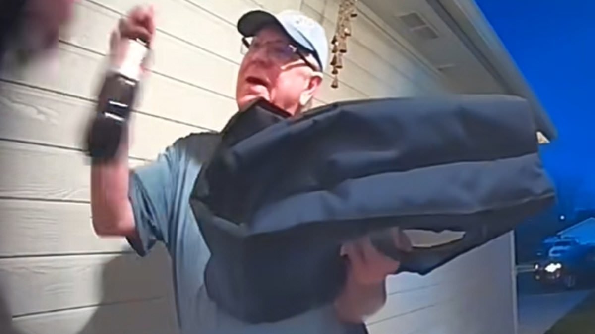 Elderly pizza delivery driver who went out of his way for customer's Diet Coke order receives $40,000 tip from kind strangers online