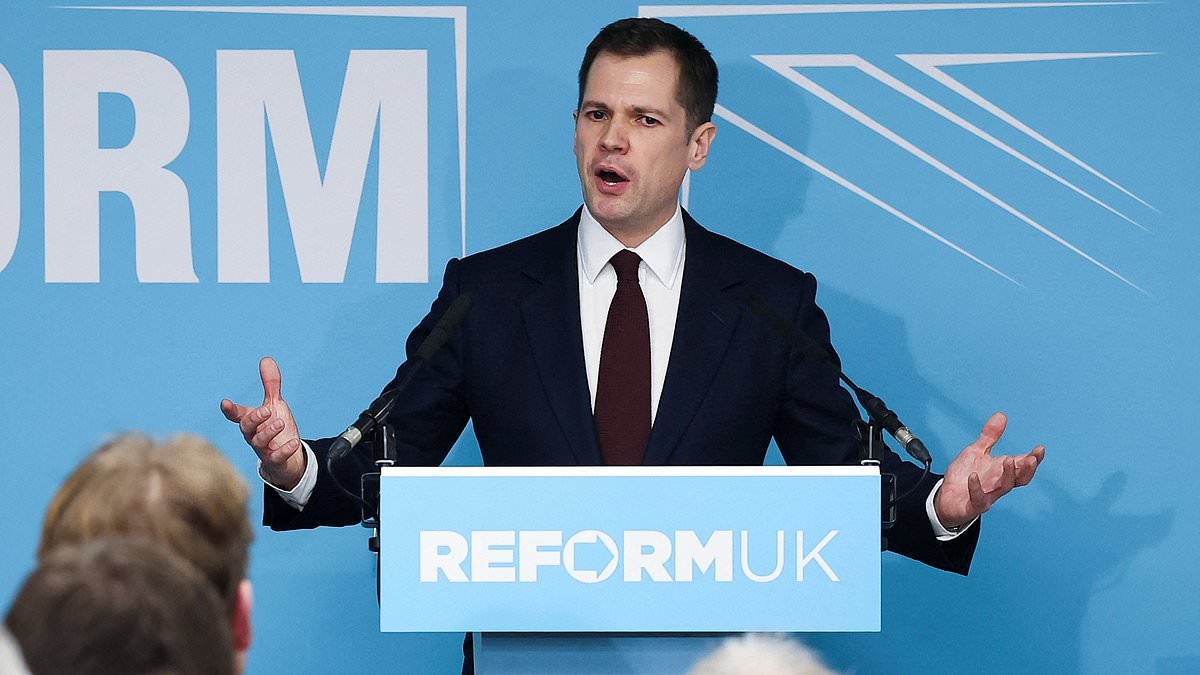 'I'm the new sheriff in town!': Robert Jenrick's surreal 'memo to self' REVEALED as turncoat Tory summoned up the courage to jump ship to Reform