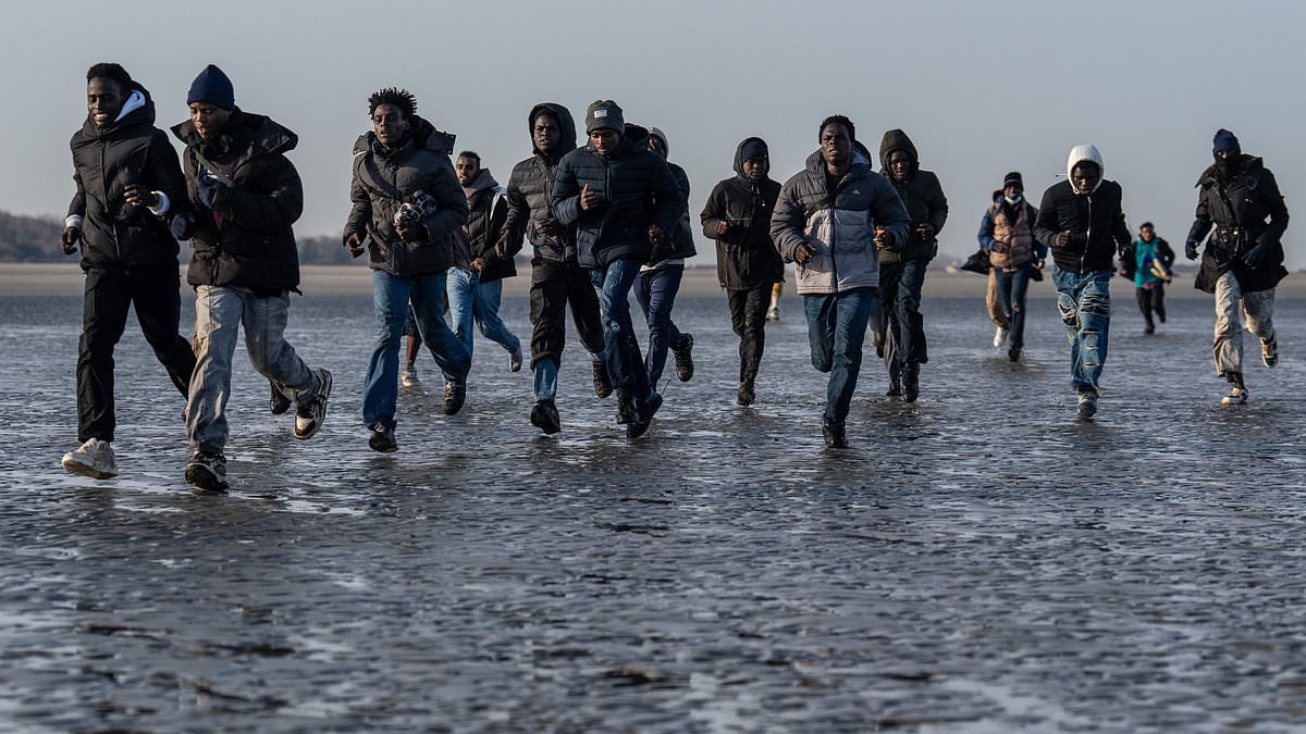 Shabana Mahmood sets out moves to tighten asylum hand-outs as hundreds more cross Channel