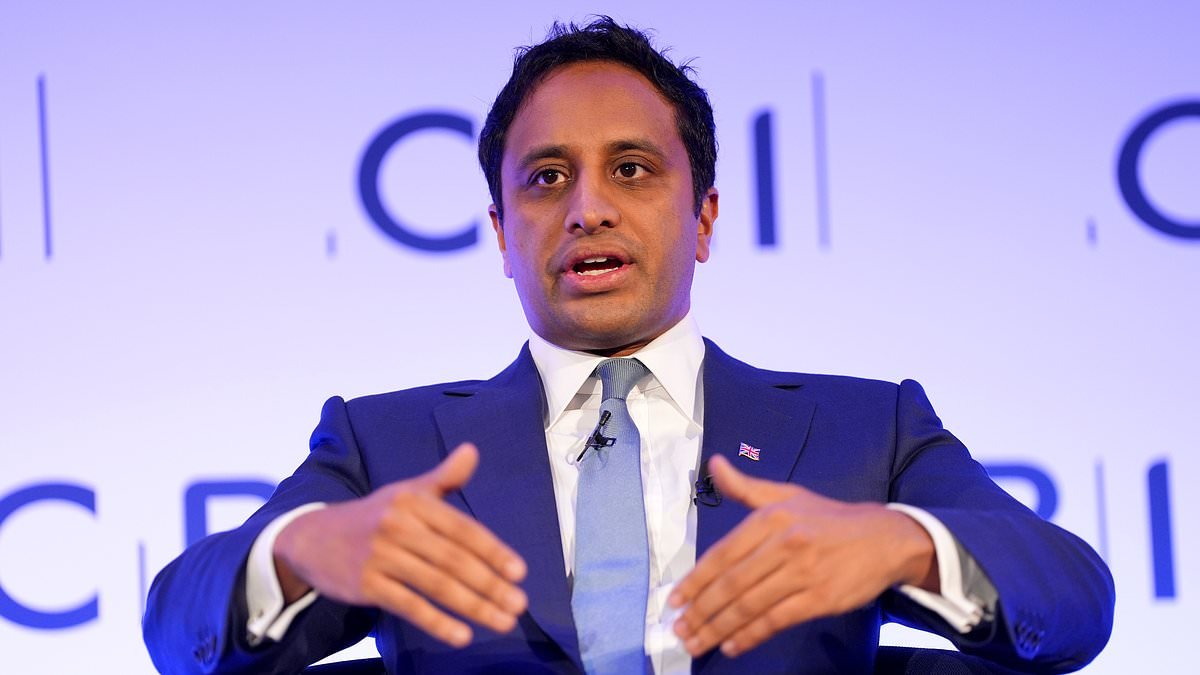 Reform opens the door to 'patriotic' election pact with the Conservatives if it means keeping the Left-wing coalition out