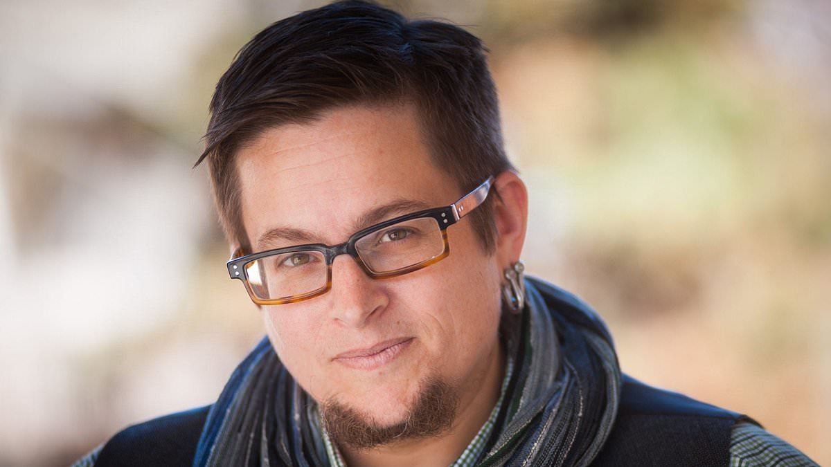 Woke Canadian academic with non-binary child mocked for absurd choice of pronouns