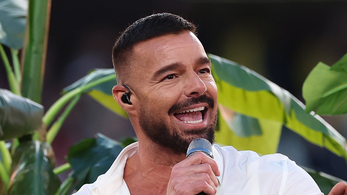 Plastic surgeons weigh in on Ricky Martin's VERY youthful appearance after his Super Bowl performance