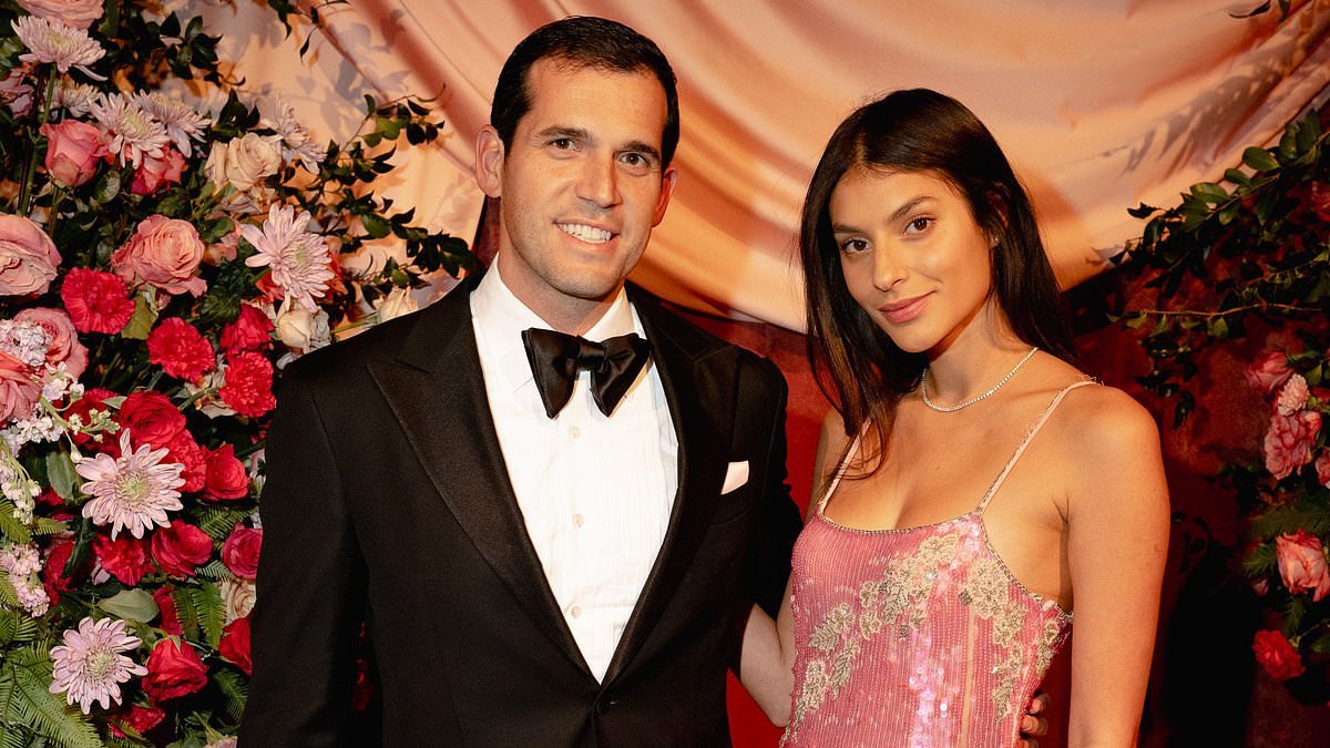 Scrawled in eyeliner across walls of Hamptons mansion: The chilling messages that wiped smiles from the faces of Alexander brothers' family