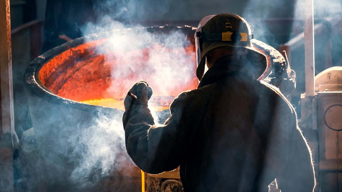 Electricity fees 'too high' in UK steel production