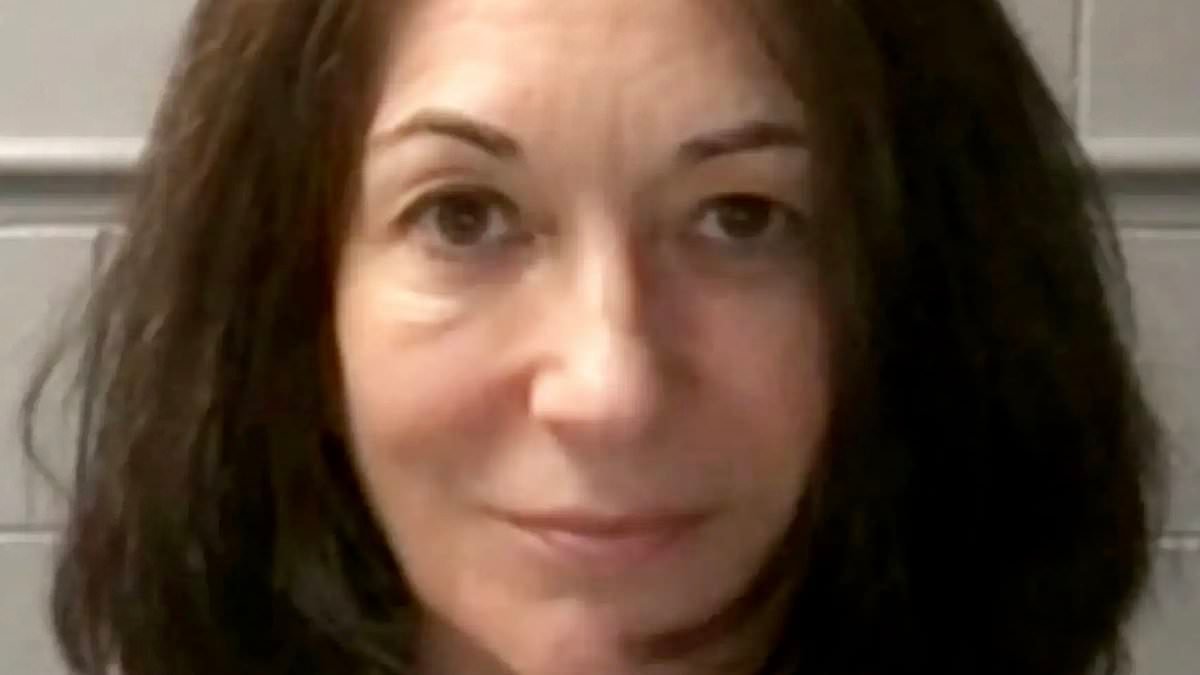 Ghislaine Maxwell reeks of BO and rarely showers behind bars, despite having easy access to showers, former cellmate says