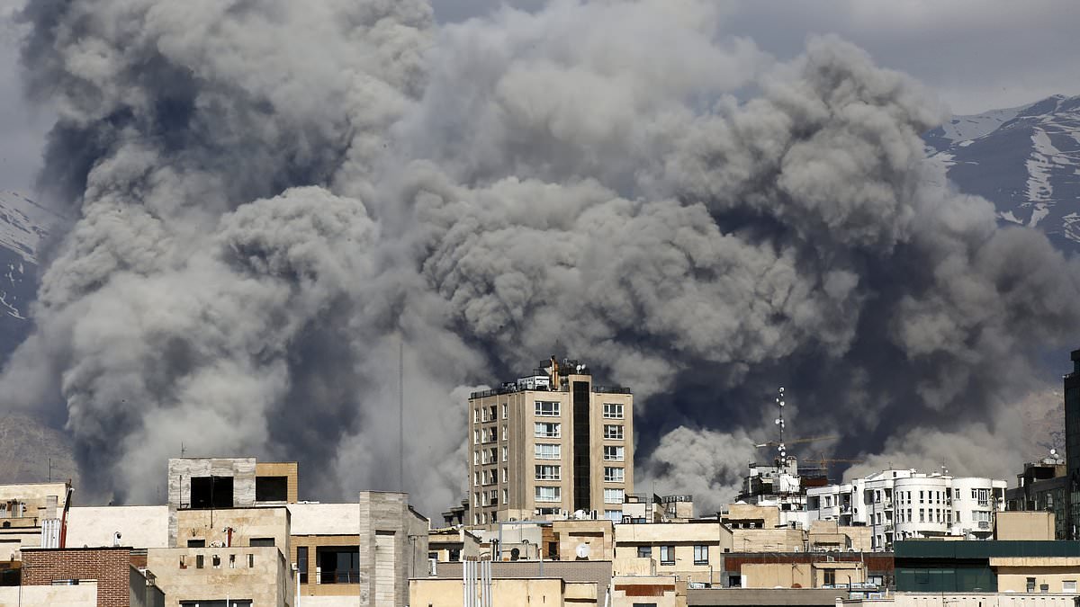 UK draws up rescue plan for Britons trapped in Gulf states: PM lets US use British bases to launch strikes on Iran as ministers prepare for a mass evacuation via Saudi Arabia