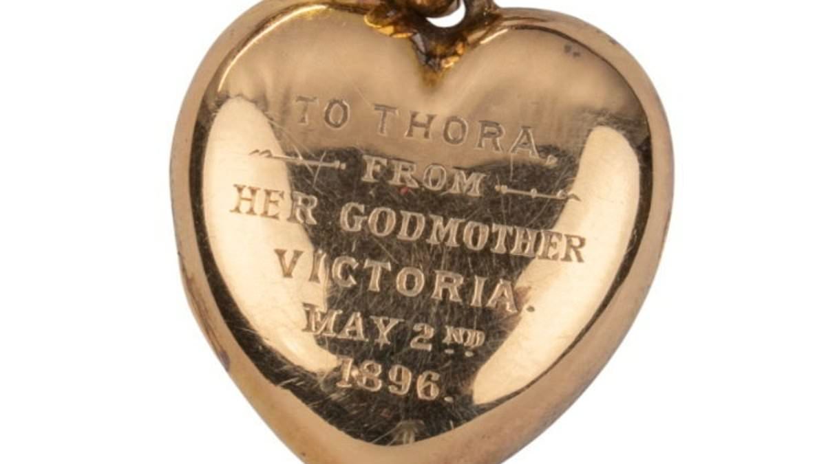 Heart-shaped golden locket which Queen Victoria gifted her granddaughter is set to fetch £2,500 at auction