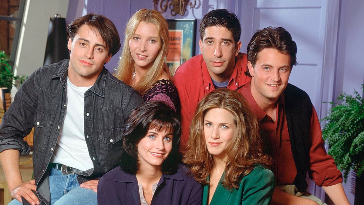 Lisa Kudrow makes heartbreaking admission about her place in Friends cast