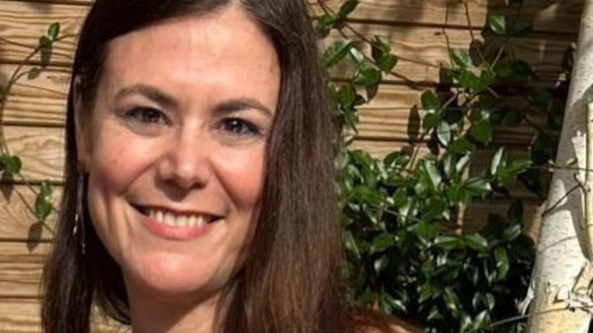 Doctors told me bloating was caused by a stomach infection - it was terminal bowel cancer and I have two years to live