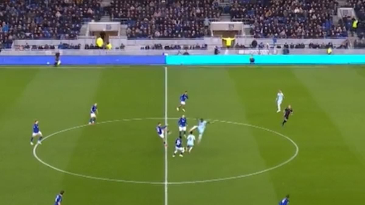Revealed: The new RUGBY-style kick-off routine trialled by Everton and Brentford - and why other Premier League sides could soon adopt it