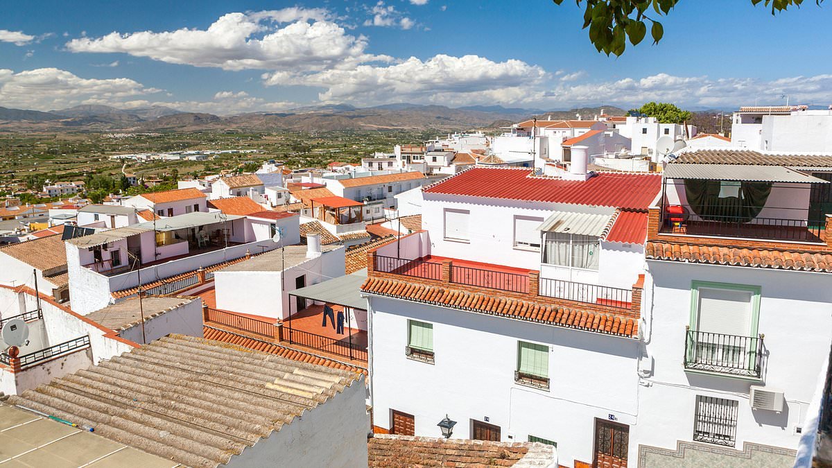 British mother-of-three, 33, is murdered in Spain as police find kitchen knife at scene and arrest man