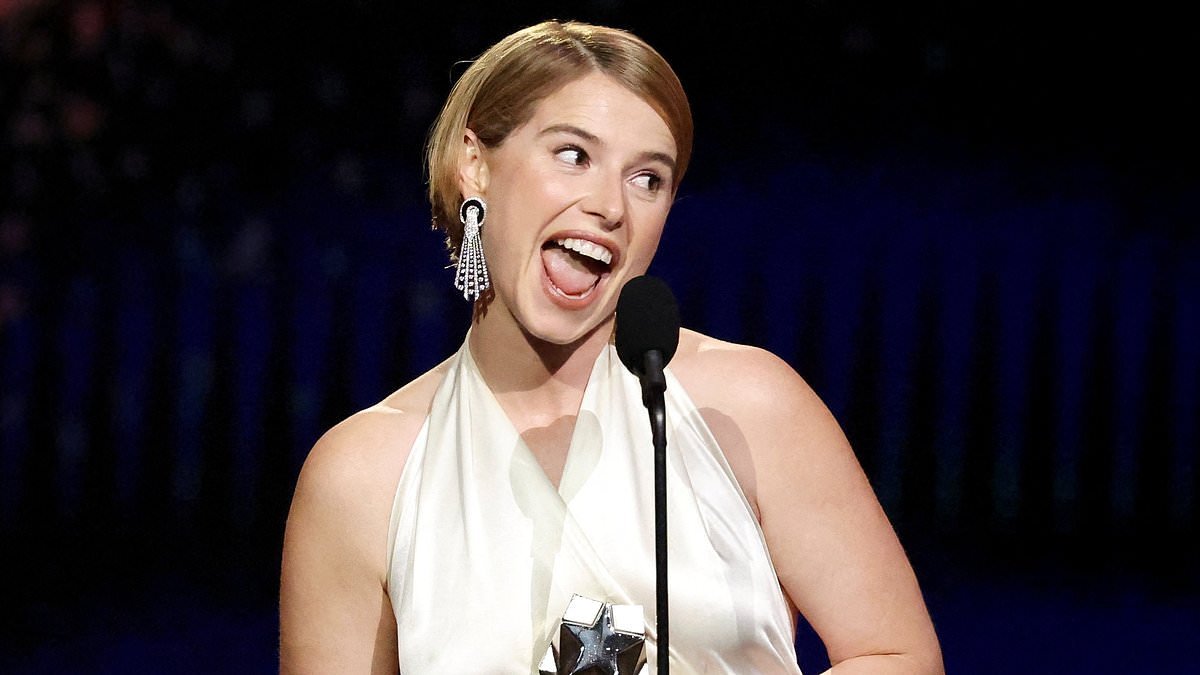 Jessie Buckley makes Paul Mescal cry as she showers her Hamnet co-star with compliments and tells him 'I could drink you like water' during her Critics Choice Awards winner's speech